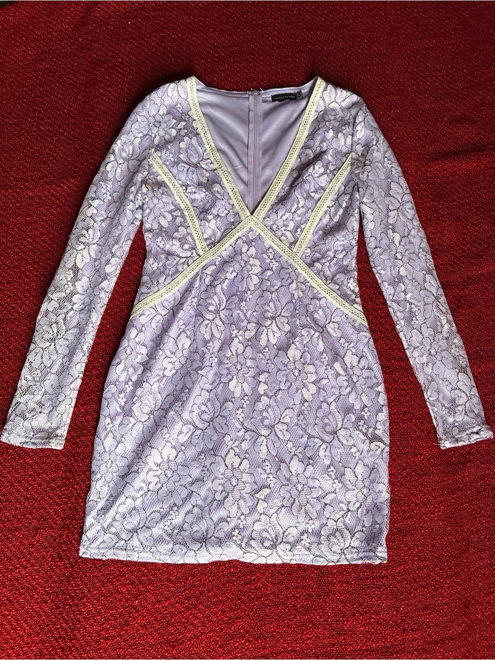 PrettyLittleThing Lilac Lace Long Sleeve Plunge Bodycon Mini Dress Size 6